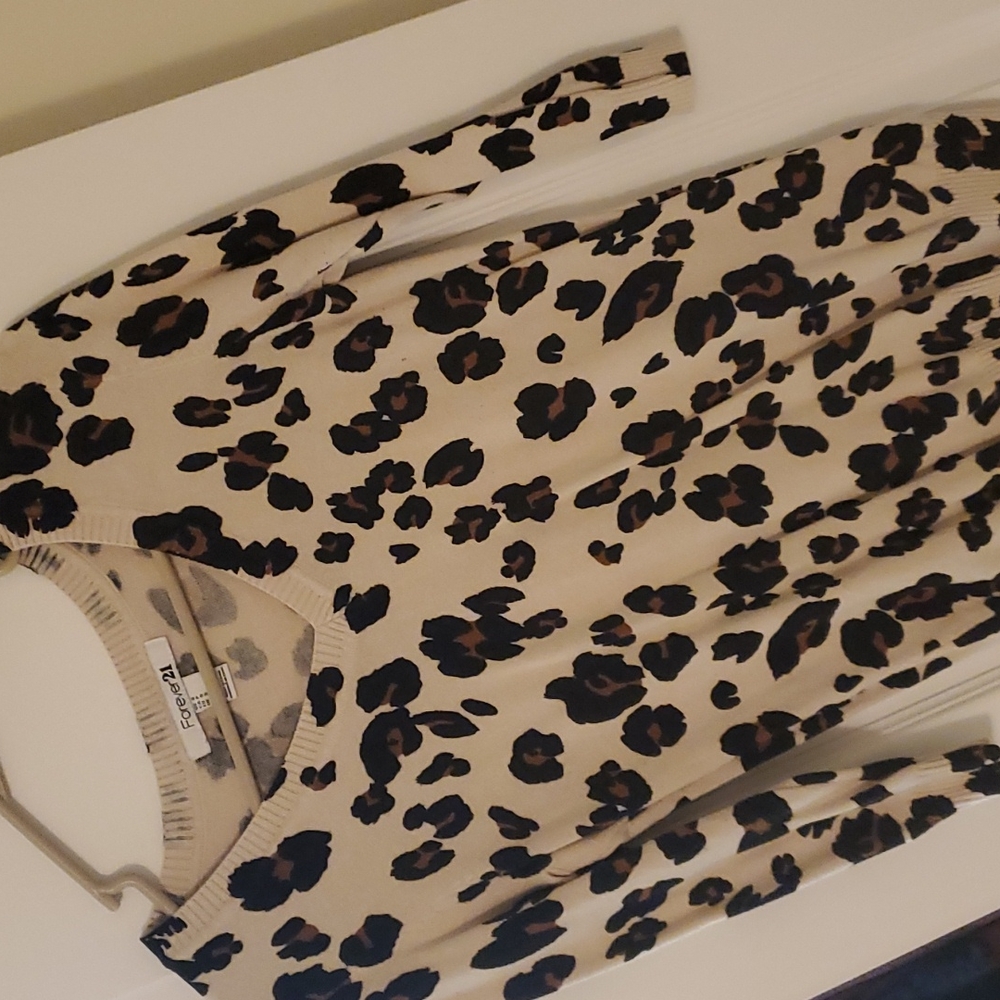 Leopard print top
